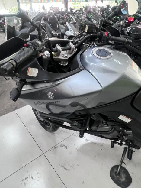 SUZUKI V-Strom DL 1000 , Foto 5