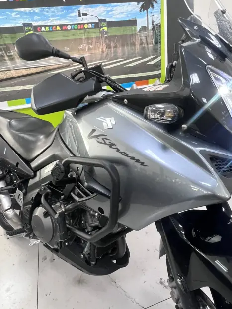 SUZUKI V-Strom DL 1000 , Foto 9