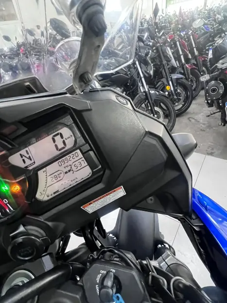 SUZUKI V-Strom DL 1000 A, Foto 15