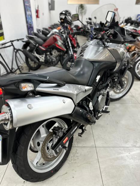 SUZUKI V-Strom DL 650 , Foto 5