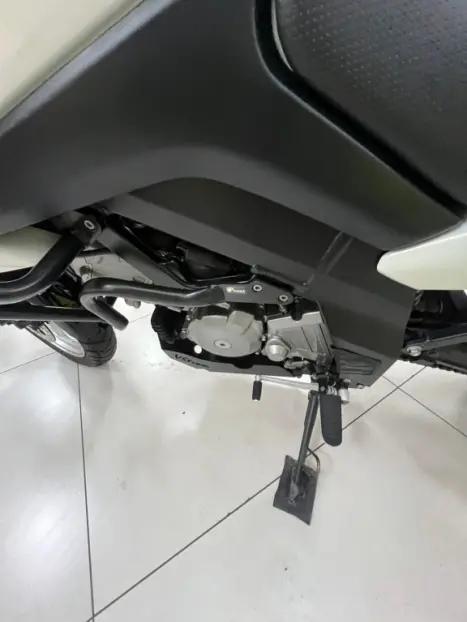 SUZUKI V-Strom DL 650 , Foto 4