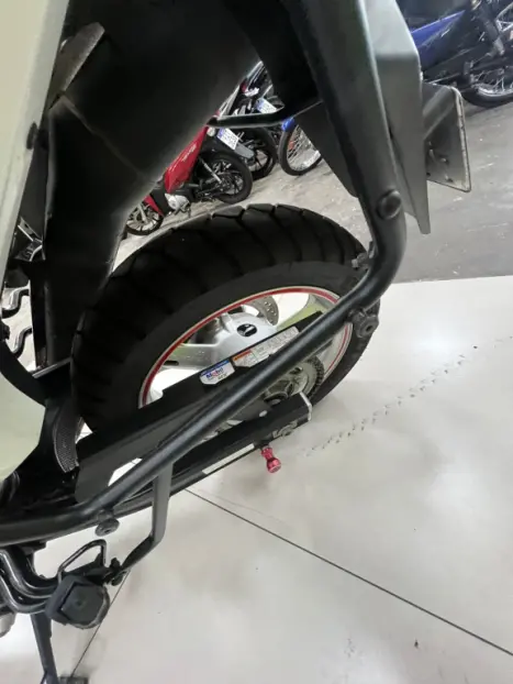 SUZUKI V-Strom DL 650 , Foto 6