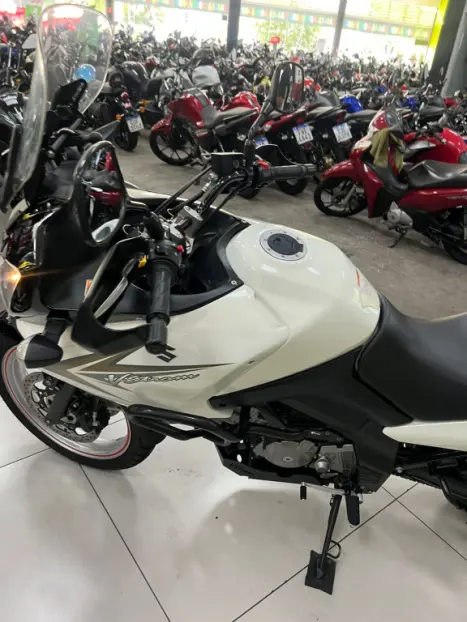 SUZUKI V-Strom DL 650 , Foto 8