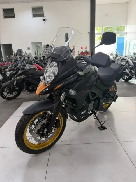 SUZUKI V-Strom DL 650 , Foto 2