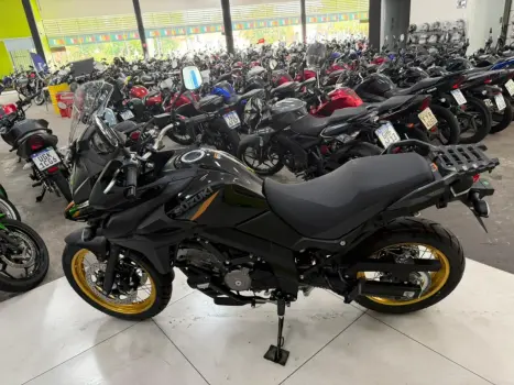 SUZUKI V-Strom DL 650 , Foto 3