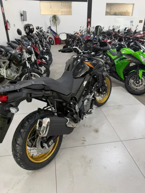 SUZUKI V-Strom DL 650 , Foto 9