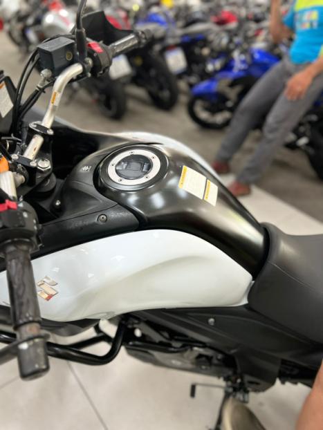 SUZUKI V-Strom DL 650 , Foto 8