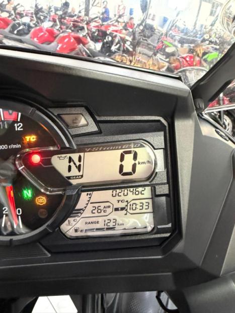 SUZUKI V-Strom DL 650 XT, Foto 17