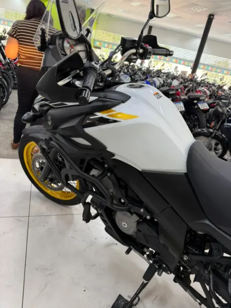 SUZUKI V-Strom DL 650 ABS, Foto 6