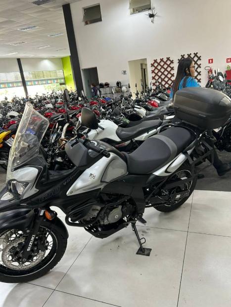 SUZUKI V-Strom DL 650 ABS, Foto 2