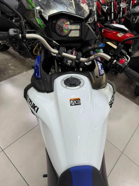 SUZUKI V-Strom DL 650 , Foto 4