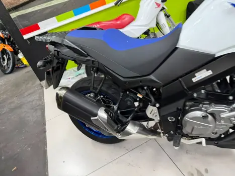 SUZUKI V-Strom DL 650 , Foto 9