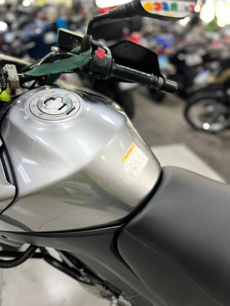 SUZUKI V-Strom DL 650 , Foto 10