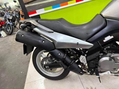 SUZUKI V-Strom DL 650 , Foto 3