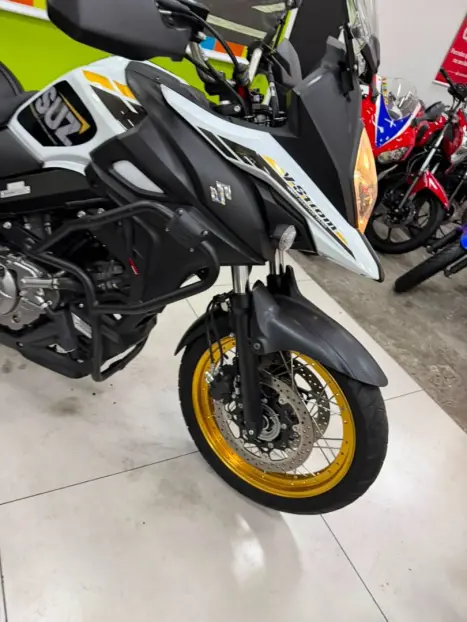 SUZUKI V-Strom DL 650 ABS, Foto 3