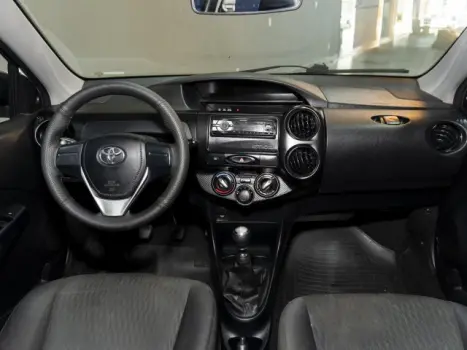 TOYOTA Etios Hatch 1.3 16V 4P FLEX X, Foto 4