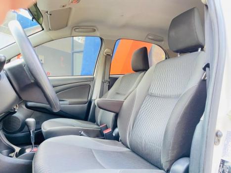 TOYOTA Etios Hatch 1.5 16V 4P FLEX X PLUS AUTOMTICO, Foto 4