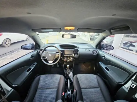 TOYOTA Etios Hatch 1.3 16V 4P FLEX X, Foto 5