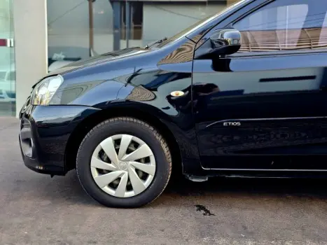 TOYOTA Etios Hatch 1.3 16V 4P FLEX X, Foto 17