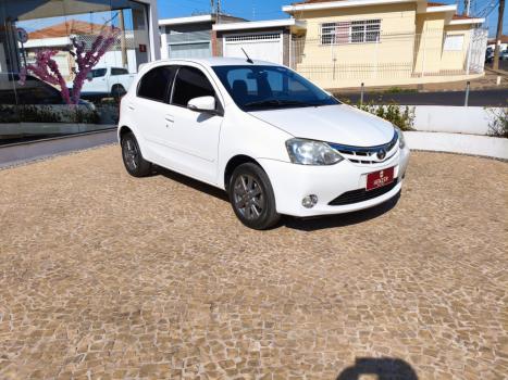 TOYOTA Etios Hatch 1.5 16V 4P FLEX XLS AUTOMÁTICO, Foto 2 TOYOTA Etios Hatch 1.5 16V 4P FLEX XLS AUTOMÁTICO, Foto 2