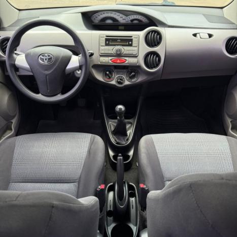 TOYOTA Etios Hatch 1.3 16V 4P FLEX XS, Foto 9