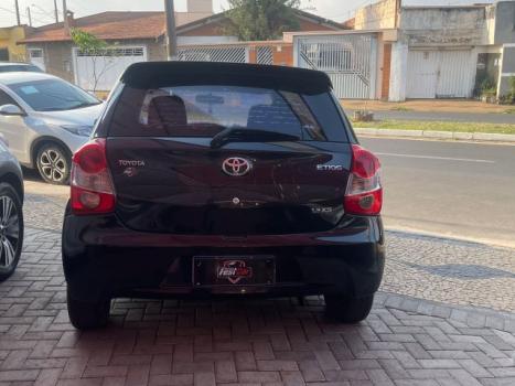 TOYOTA Etios Hatch 1.3 16V 4P FLEX, Foto 8