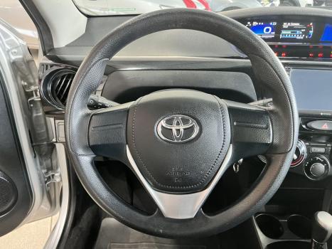 TOYOTA Etios Hatch 1.3 16V 4P FLEX X AUTOMTICO, Foto 3