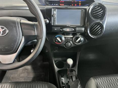 TOYOTA Etios Hatch 1.3 16V 4P FLEX X AUTOMTICO, Foto 5