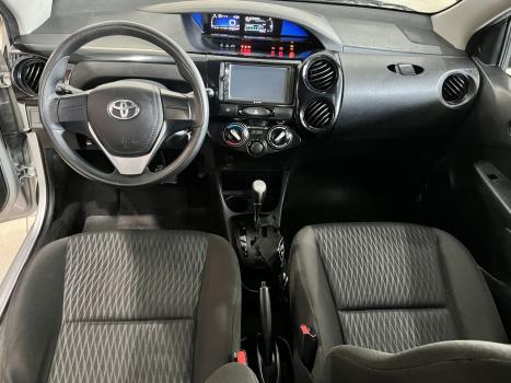 TOYOTA Etios Hatch 1.3 16V 4P FLEX X AUTOMTICO, Foto 7