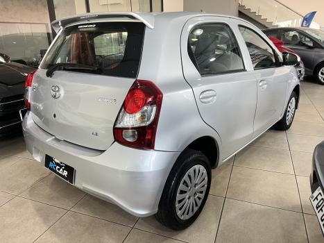 TOYOTA Etios Hatch 1.3 16V 4P FLEX X AUTOMTICO, Foto 8