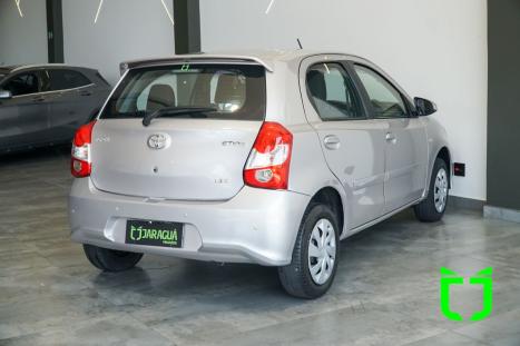 TOYOTA Etios Hatch 1.3 16V 4P FLEX X AUTOMTICO, Foto 6