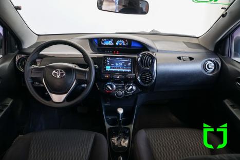 TOYOTA Etios Hatch 1.3 16V 4P FLEX X AUTOMTICO, Foto 9