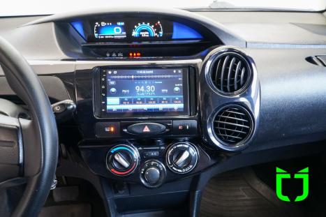 TOYOTA Etios Hatch 1.3 16V 4P FLEX X AUTOMTICO, Foto 14