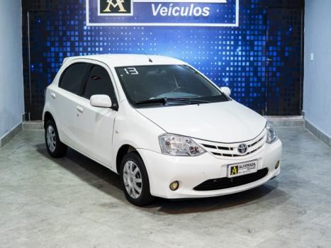 TOYOTA Etios Hatch 1.3 16V 4P FLEX, Foto 2