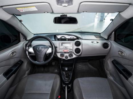 TOYOTA Etios Hatch 1.3 16V 4P FLEX, Foto 4