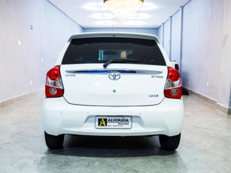 TOYOTA Etios Hatch 1.3 16V 4P FLEX, Foto 6
