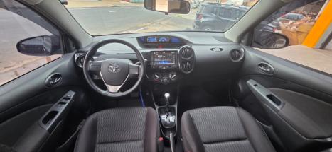 TOYOTA Etios Hatch 1.3 16V 4P FLEX X AUTOMTICO, Foto 2