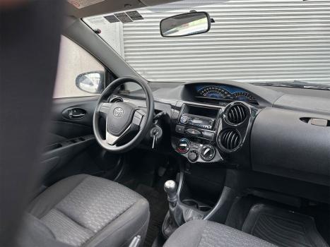 TOYOTA Etios Hatch 1.3 16V 4P FLEX X, Foto 6