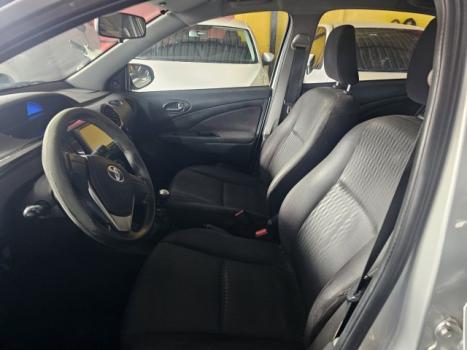 TOYOTA Etios Hatch 1.3 16V 4P FLEX X, Foto 4