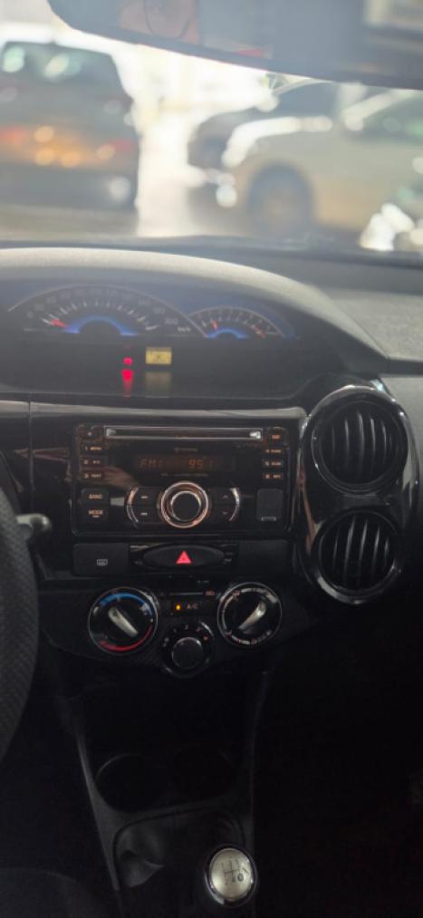 TOYOTA Etios Hatch 1.3 16V 4P FLEX X, Foto 11