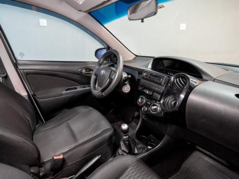 TOYOTA Etios Hatch 1.3 16V 4P FLEX X, Foto 5