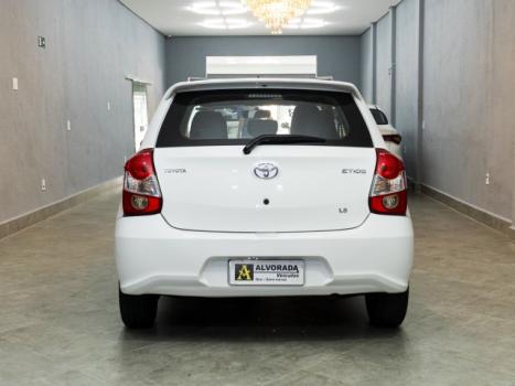 TOYOTA Etios Hatch 1.3 16V 4P FLEX XS, Foto 6