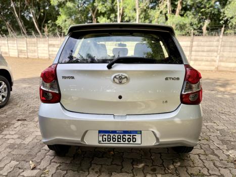 TOYOTA Etios Hatch 1.3 16V 4P FLEX X, Foto 4