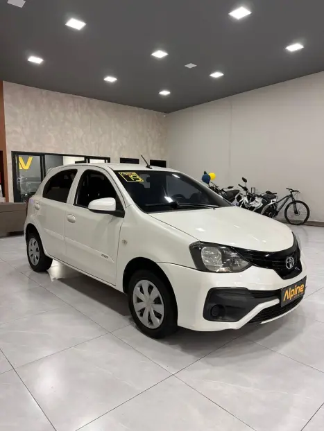 TOYOTA Etios Hatch 1.3 16V 4P FLEX X, Foto 2