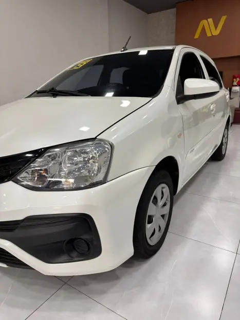 TOYOTA Etios Hatch 1.3 16V 4P FLEX X, Foto 4