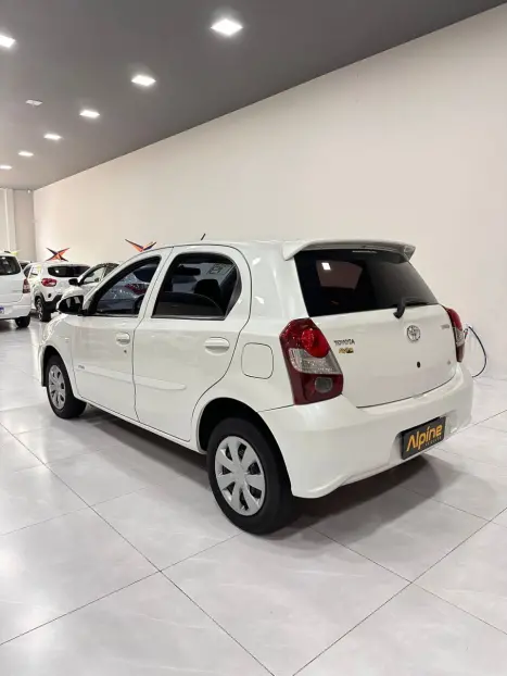 TOYOTA Etios Hatch 1.3 16V 4P FLEX X, Foto 7