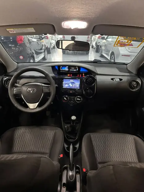 TOYOTA Etios Hatch 1.3 16V 4P FLEX X, Foto 9