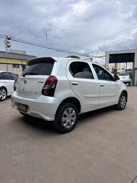TOYOTA Etios Hatch 1.3 16V 4P FLEX X, Foto 6