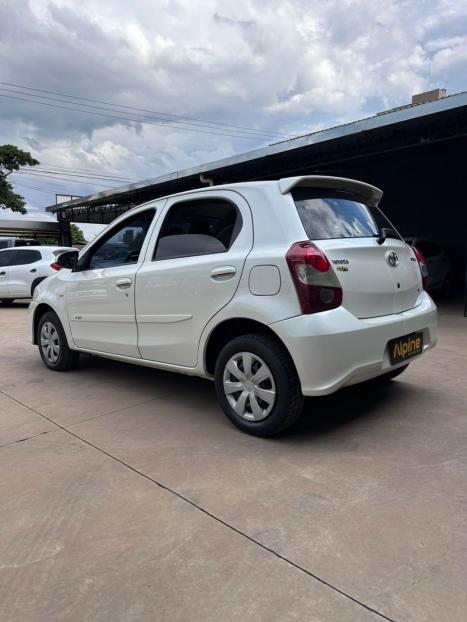 TOYOTA Etios Hatch 1.3 16V 4P FLEX X, Foto 7