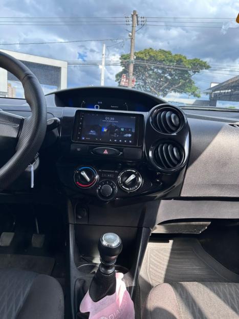 TOYOTA Etios Hatch 1.3 16V 4P FLEX X, Foto 11
